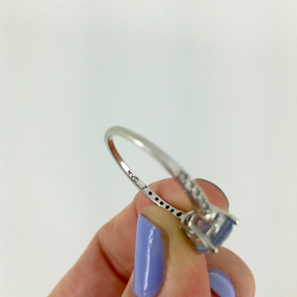 VINTAGE . 2 CARAT SKY BLUE TOPAZ RING . 925 . NVC - Picture 5 of 8